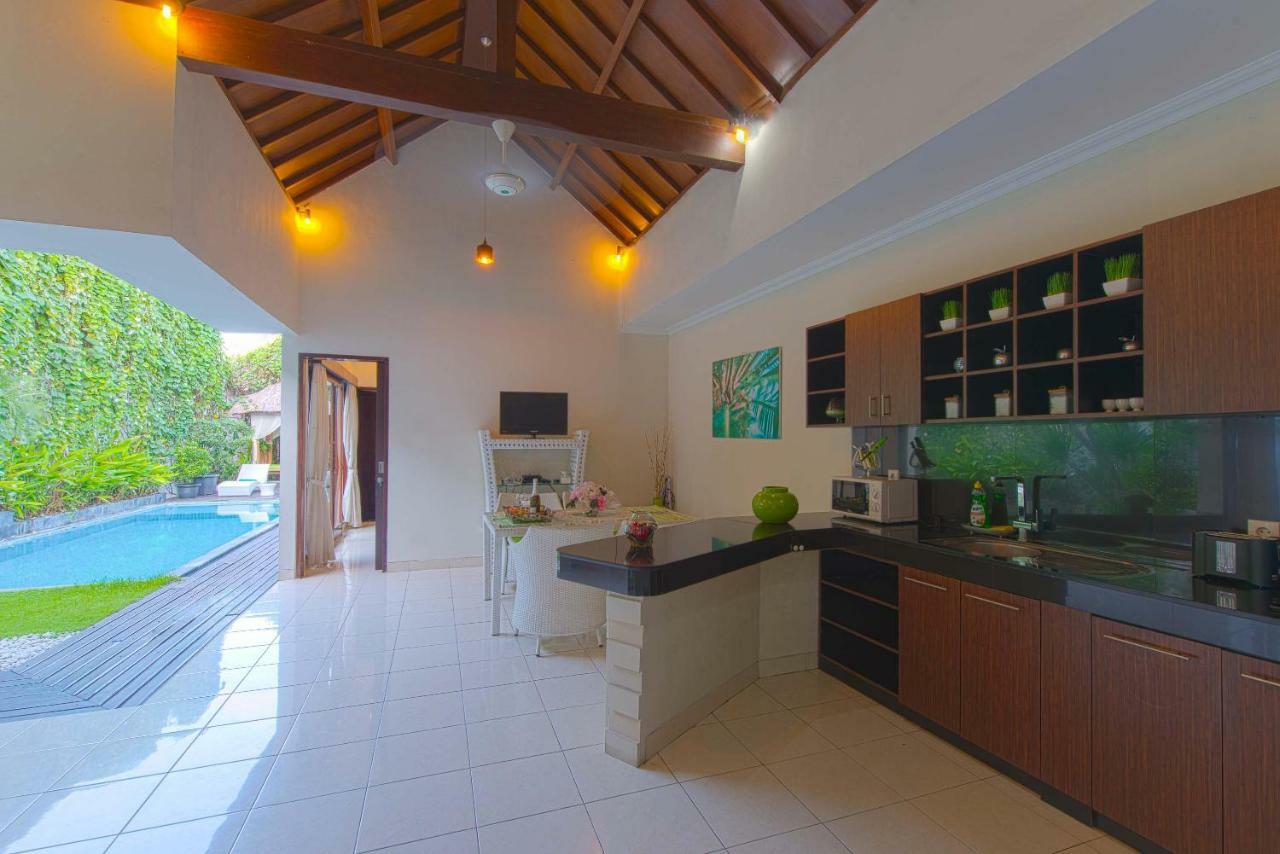 Villa Enjoy - Seminyak Center Eksteriør billede