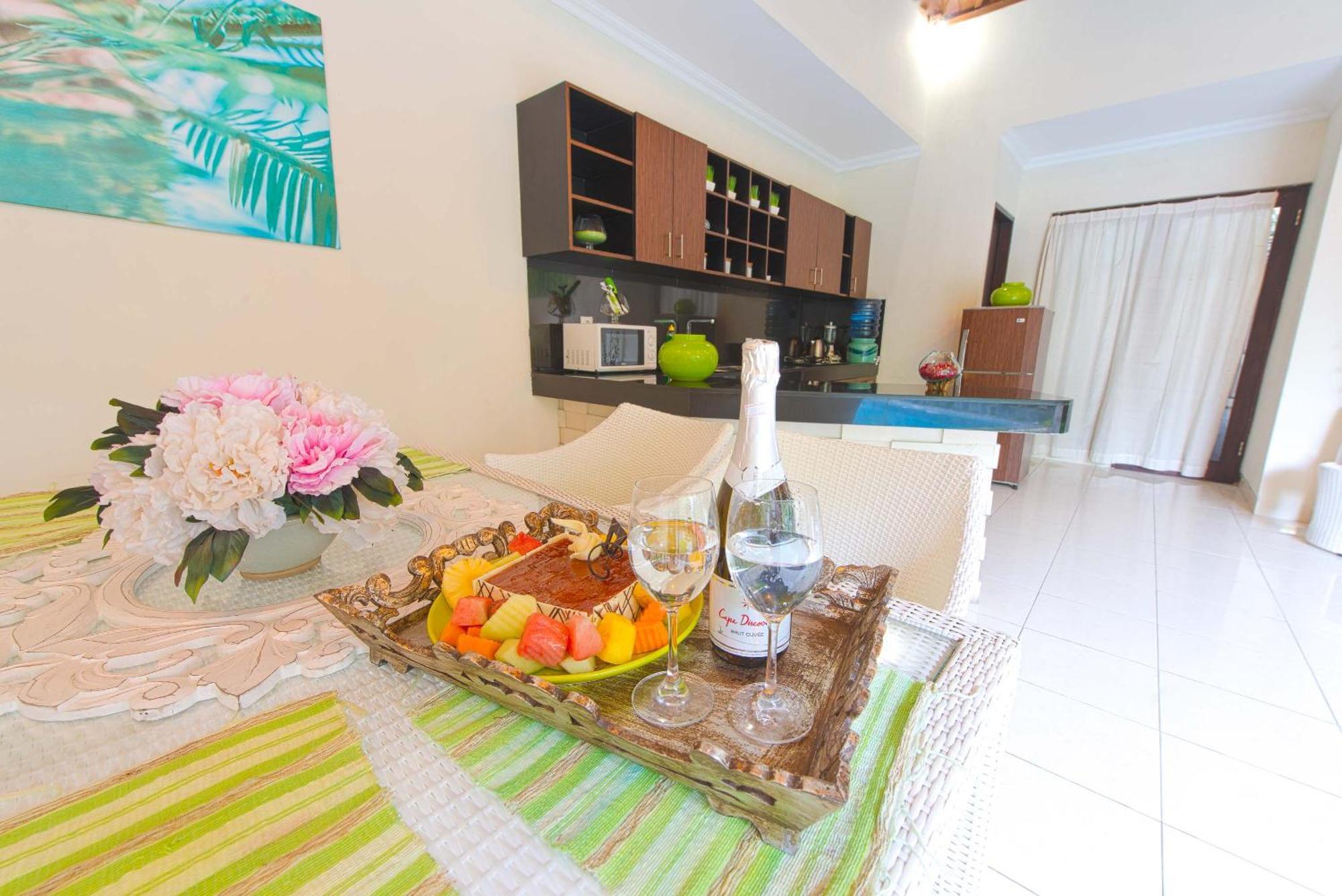 Villa Enjoy - Seminyak Center Eksteriør billede